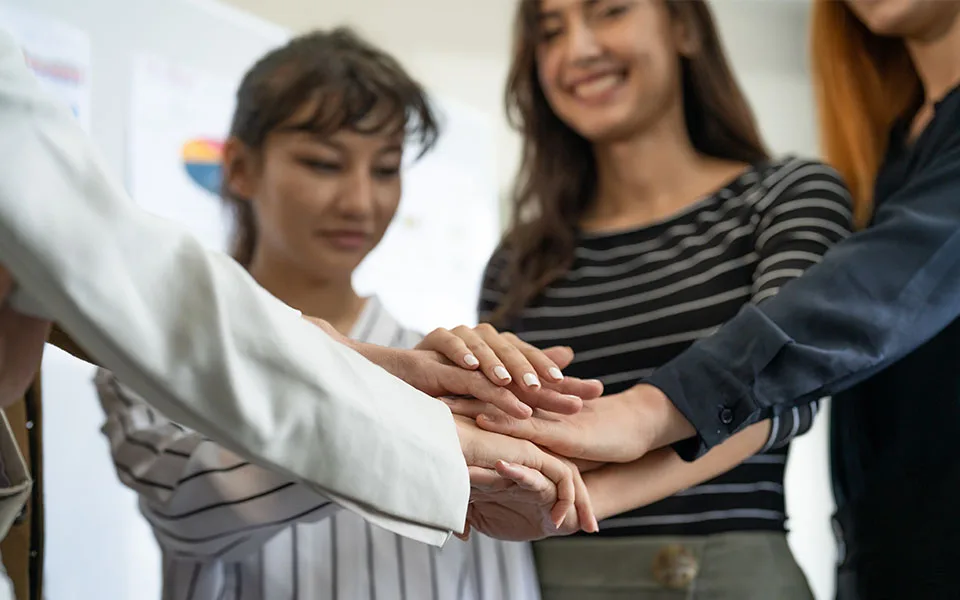 Patients And Staff Working Together In An Alcohol Rehab Program At A La Detox Center